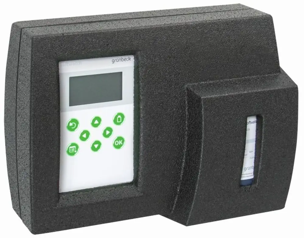 Schwarzes Geräteelement mit digitalem Display und grünen Tasten, ausgestattet für die Messung von Härtegraden, hergestellt von Grünbeck.